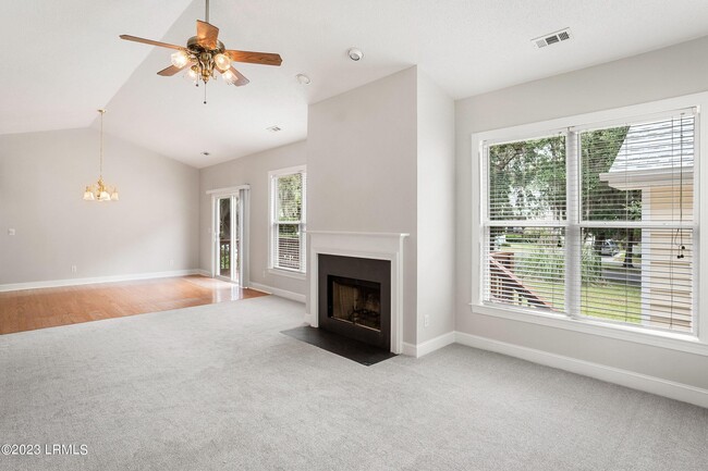 Building Photo - 2 Rockville Way