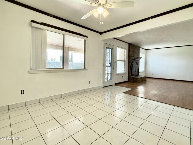 Building Photo - 3217 Funston Pl