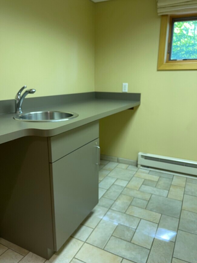 Laundry room - 13995 Centerline Rd