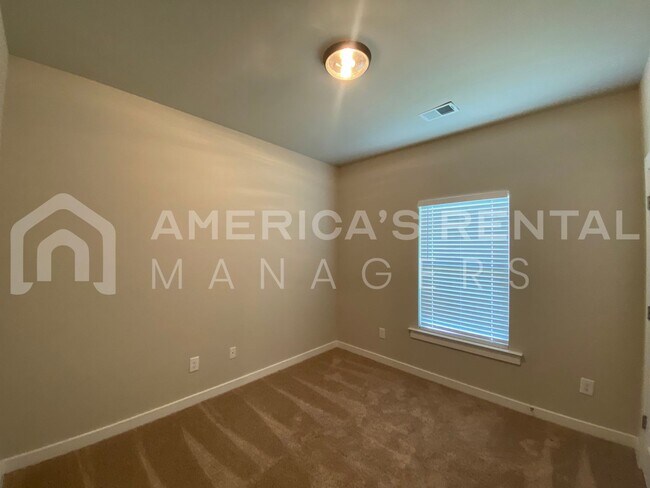 Building Photo - Home for Rent in Clanton, AL!!! View with ...