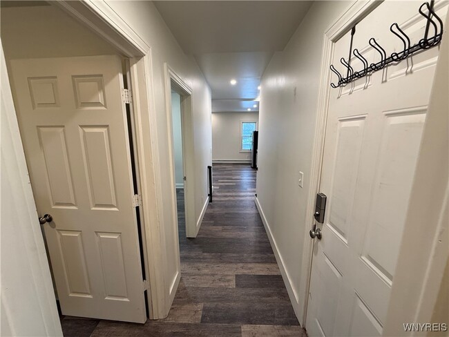 Building Photo - 193 Vermont St