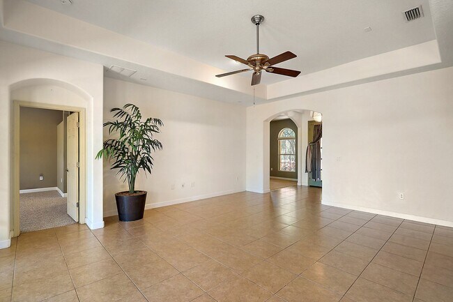 Building Photo - Gorgeous 3-Bedroom, 2-Bath in Bright Water...