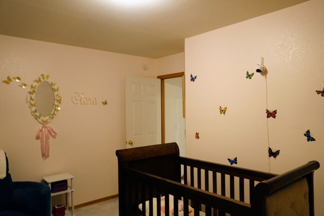 Building Photo - 417 Oakdale Dr