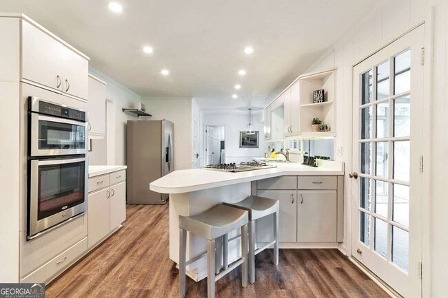 Building Photo - 759 Glen Cir SW