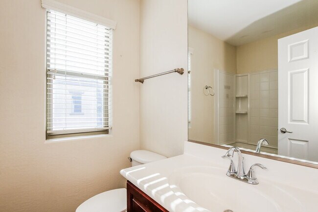 Building Photo - 2519 N 148th Dr