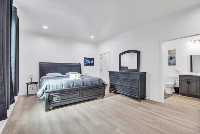 Building Photo - Luxury Townhouse by ASU