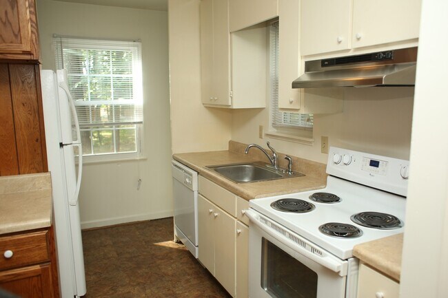 Building Photo - 1416 Ricky Rd