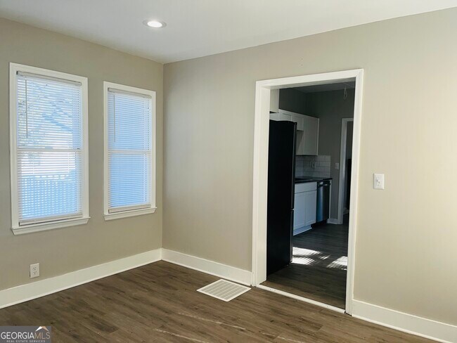 Building Photo - 608 Askew Ave