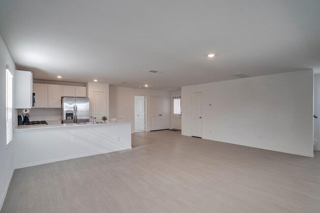 Building Photo - 321 Keefer