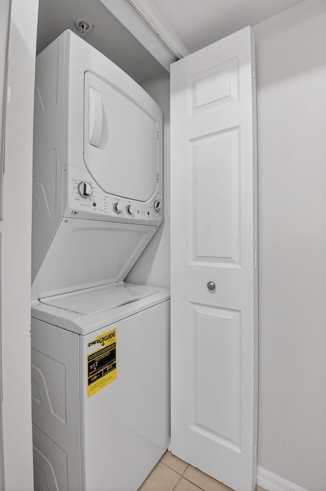 Building Photo - 3421 Tuscany Way