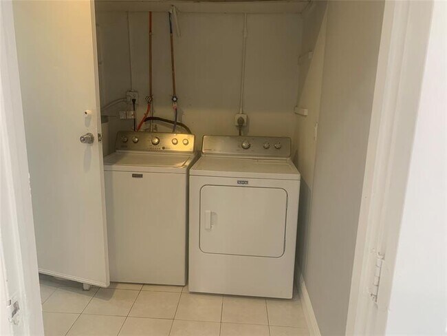 Building Photo - 2761 NW 69th Ave