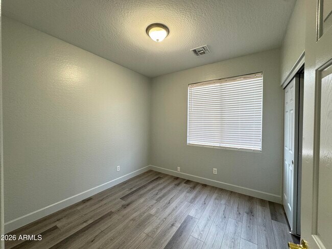 Building Photo - 11562 W La Reata Ave