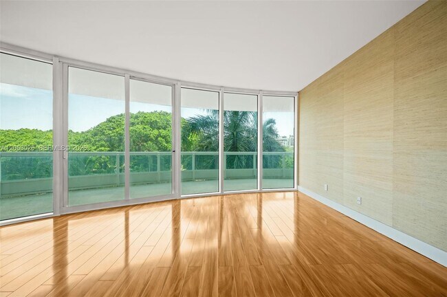 Building Photo - 1643 Brickell Ave