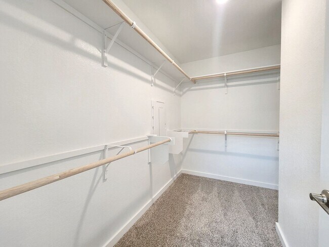 Building Photo - Spacious 4/BR 2.5/BA Retreat with Fenced Yard and Smart Features