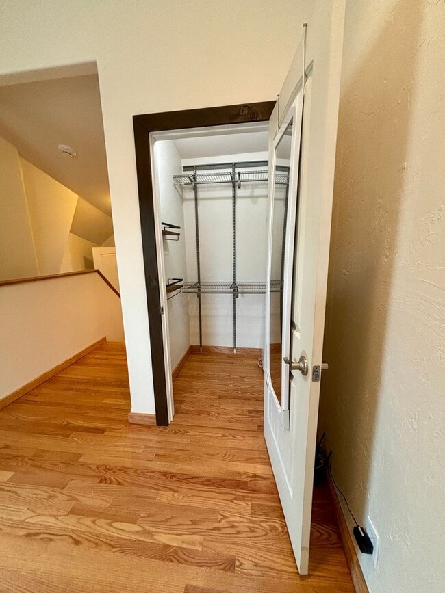 Building Photo - 1 Bed 1 Bath Condo in the heart of Down Town!
