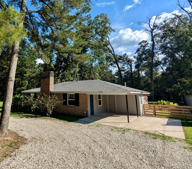Primary Photo - YOUR COUNTRY RETREAT IN THE CITY!