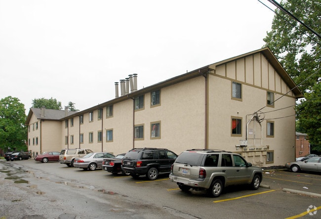 Building Photo - 176-178 E Norwich Ave