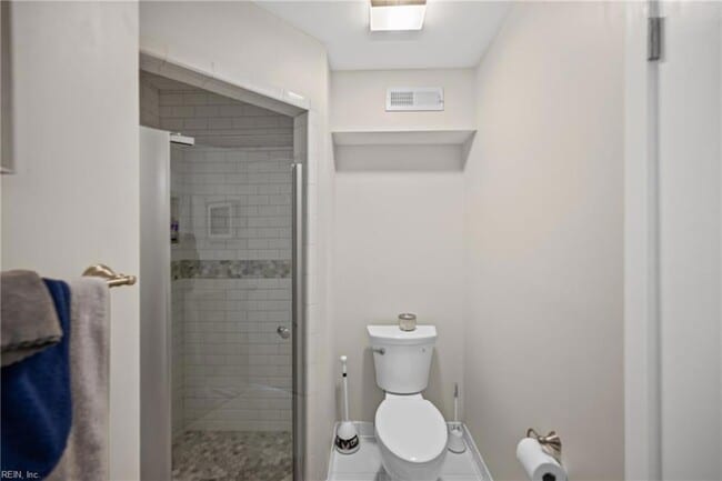 Building Photo - 2304 Bergen Ct