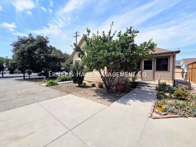 Building Photo - 9497 Foster Rd