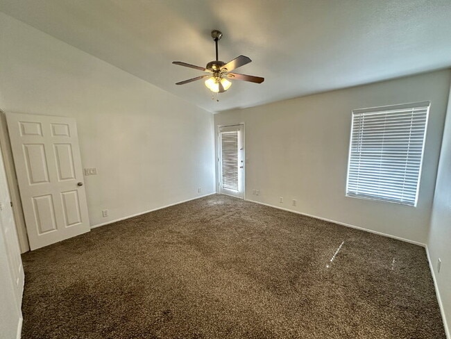 Building Photo - 2353 W Hemlock Ct