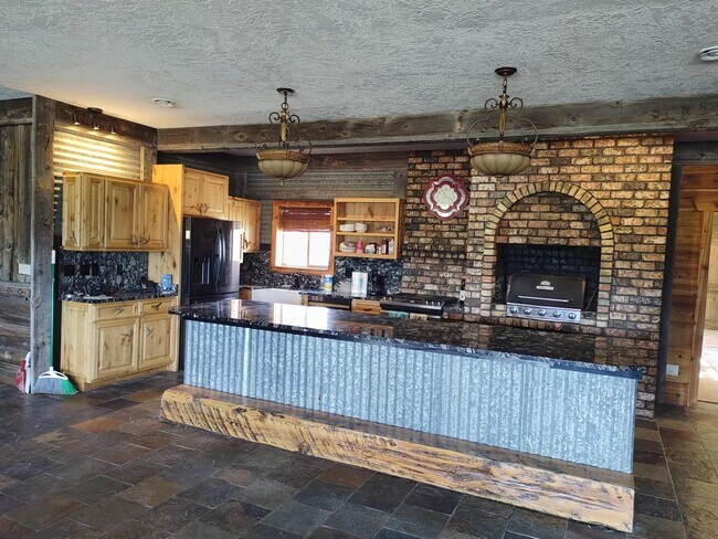 Building Photo - 256 E Fork Big Sandy Rd