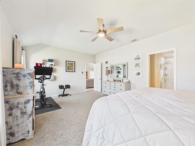 Building Photo - 11020 33rd Ave N