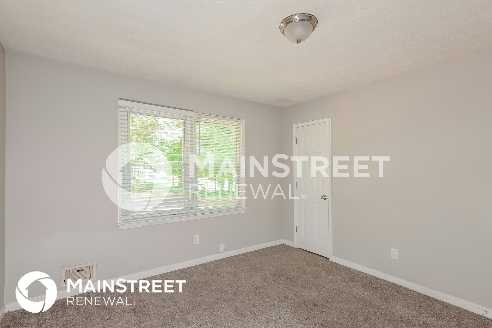 Building Photo - 2855 Hickory Cir