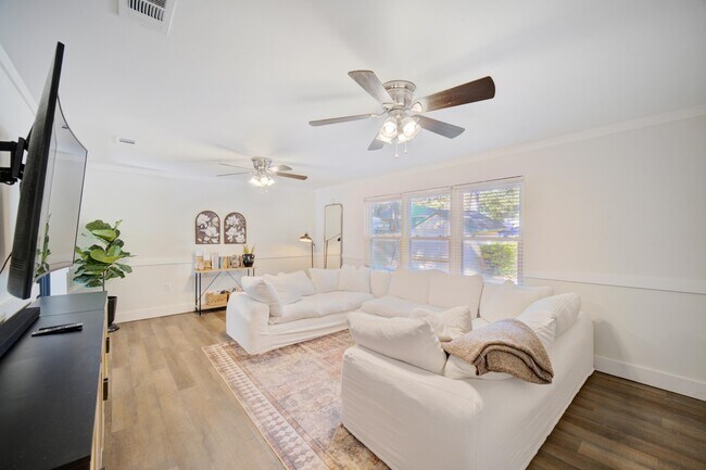 Building Photo - 1024 Juniper Ave