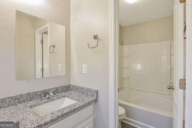 Building Photo - 6332 Ellenwood Dr