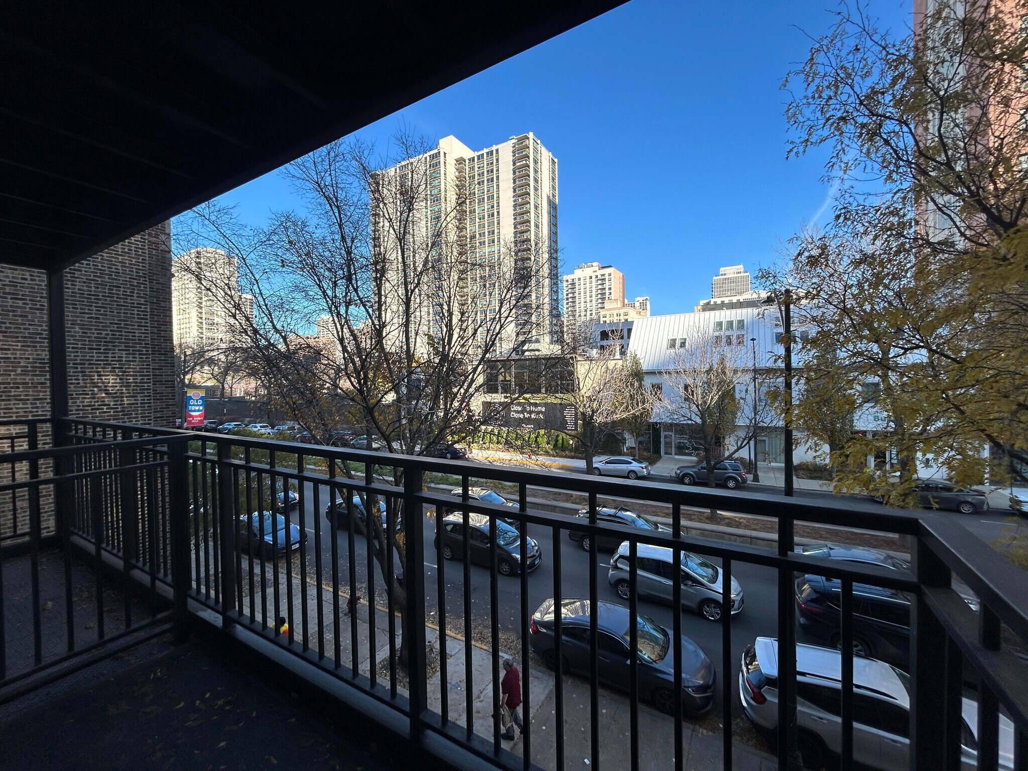 Building Photo - 1254 N La Salle Dr