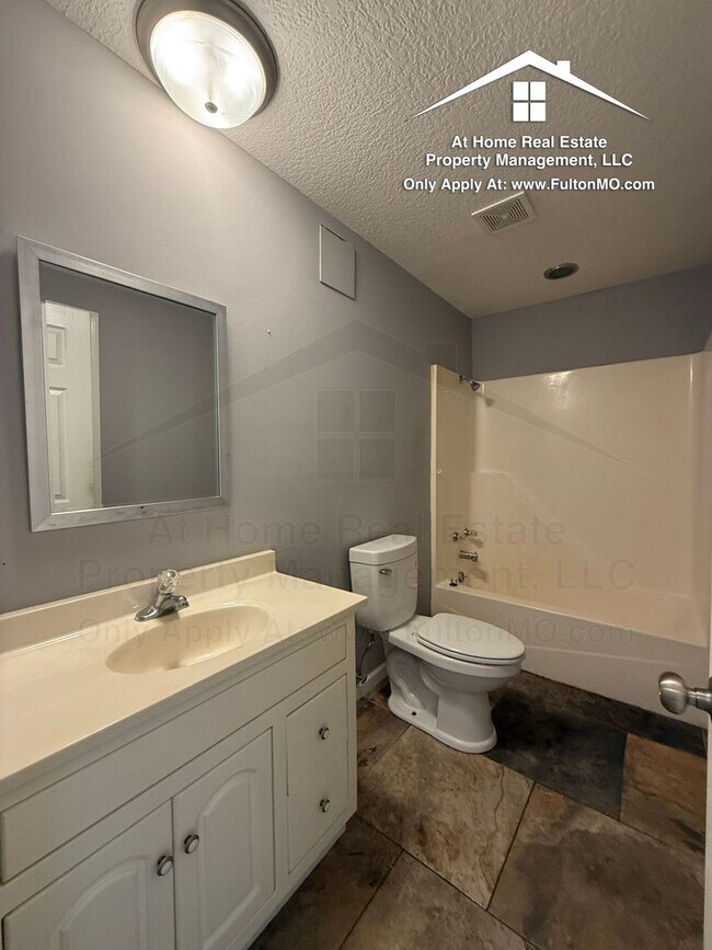 Building Photo - 537 Collier Ln