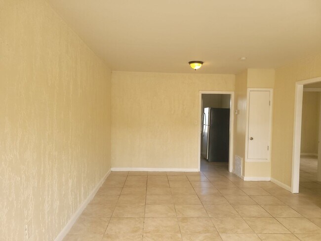 Building Photo - 508 Booker St