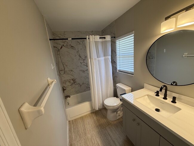 Building Photo - 3025 Greynolds St