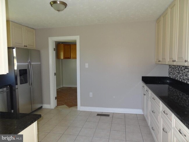 Building Photo - 2271 Dairy Farm Rd