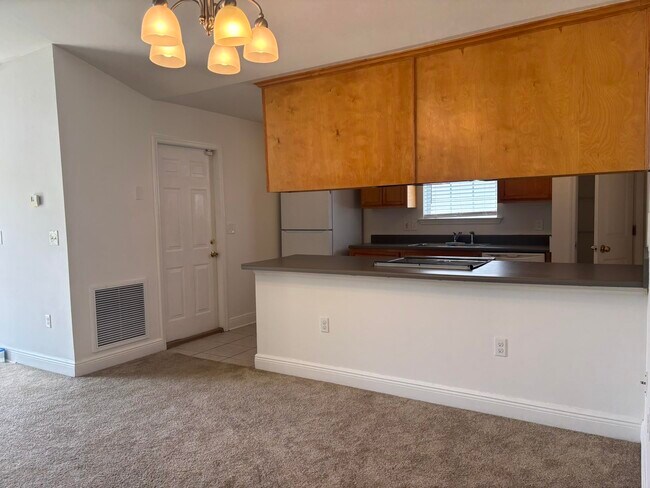 Building Photo - 3326 Golden Rain Dr