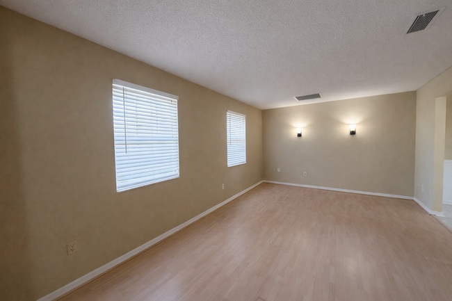 Building Photo - Woodlands / Lakeside Estates