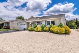 Building Photo - 251 Westbrook Dr