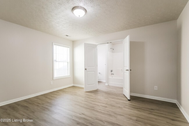 Building Photo - 7115 Blue Stream Ct