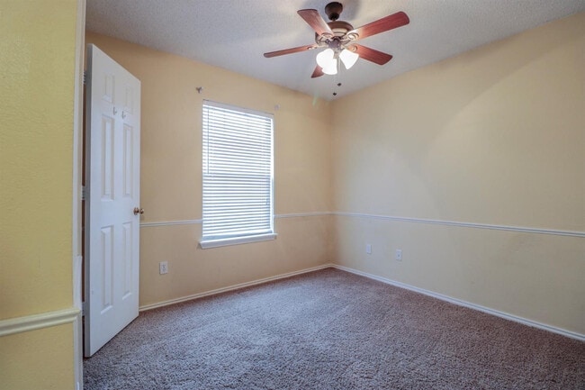 Building Photo - 801 Ironton Dr
