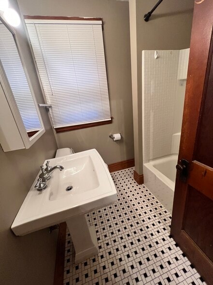 Bathroom from the top view - 21 Glenwood Ave
