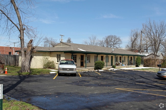 Building Photo - Ivy Manor Apartments