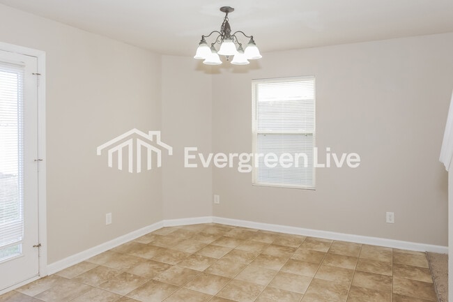 Building Photo - 157 Cloverbrook Dr