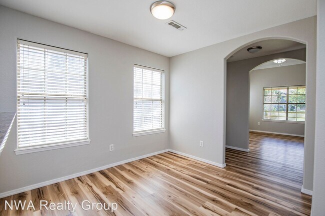Building Photo - 2 br, 2 bath House - 3906 SW Gibson