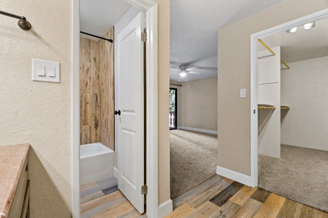 Building Photo - 4950 N Miller Rd