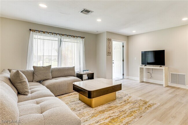 Building Photo - 6030 Perthshire Ln