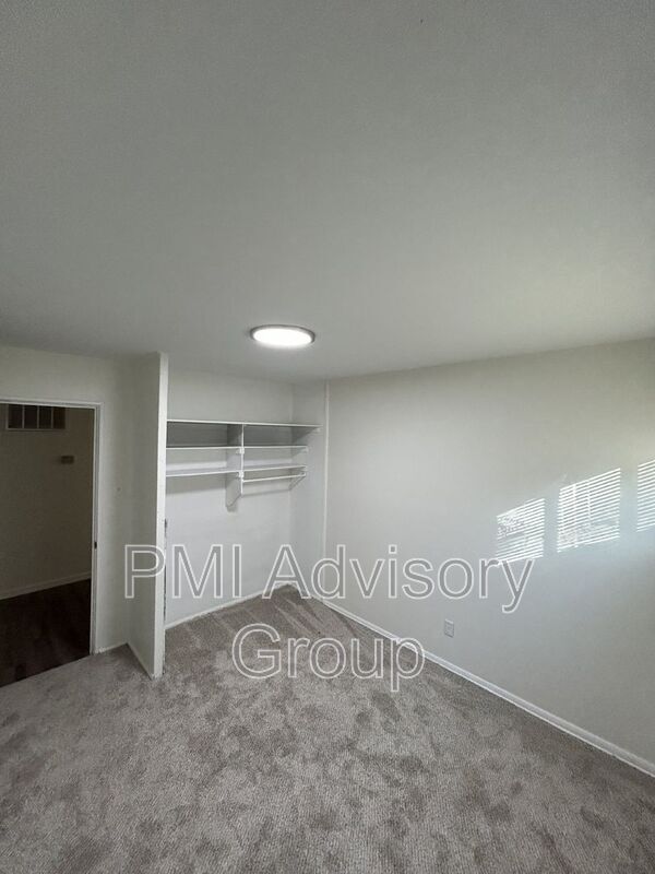 Building Photo - 2513 SW Mission Ave