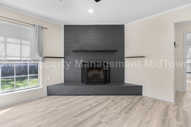 Building Photo - 2207 Roman Ct