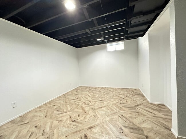 Building Photo - *LEASE SPECIAL* Modern 3+ Bedroom House in Cooper School Neighborhood