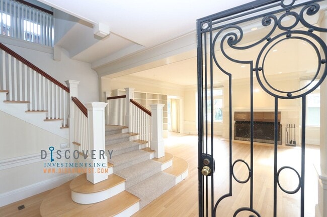 Building Photo - Traditional Six Bedroom Home with Exceptional SF Bay Views with In Law Unit