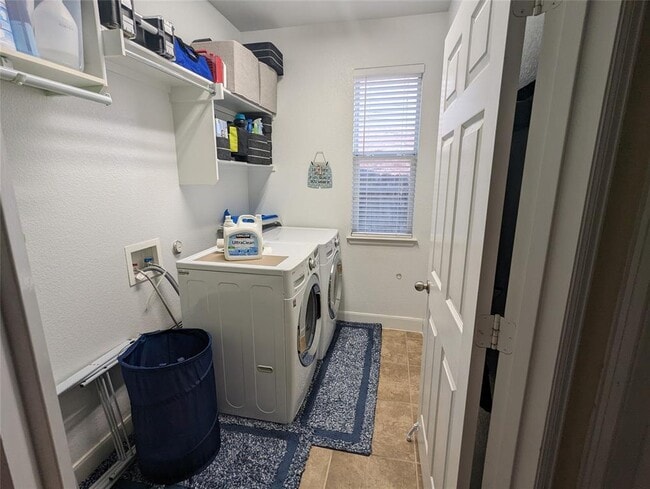 Building Photo - 2537 Charolais Ct